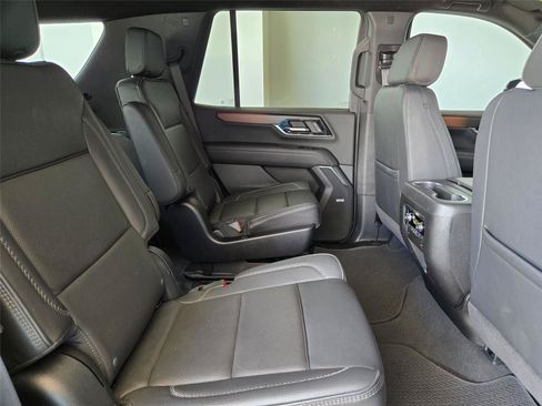 Used 2025 GMC Yukon Denali RWD image 31