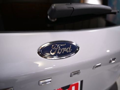 Used 2025 Ford Escape ST-Line image 16