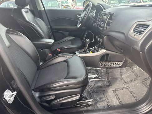 Used 2018 Jeep Compass Latitude w/ Cold Weather Group image 12