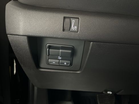 Used 2025 Chevrolet Colorado Z71 w/ Midnight Edition image 30