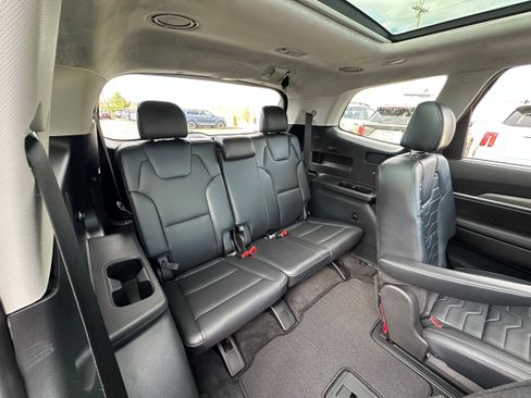 Used 2022 Kia Telluride SX w/ SX Prestige Package image 29