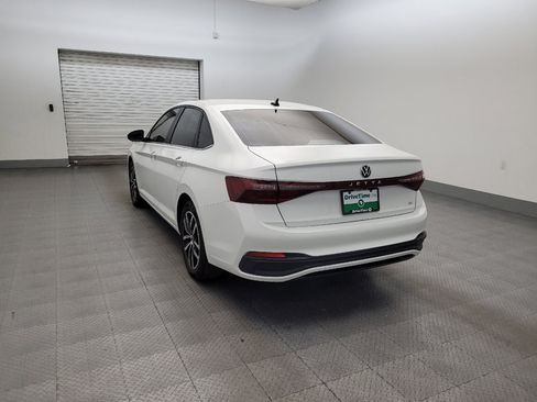 Used 2025 Volkswagen Jetta SE FWD image 5