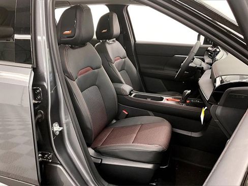 New 2025 Nissan Kicks SR w/ SR Premium Package image 37