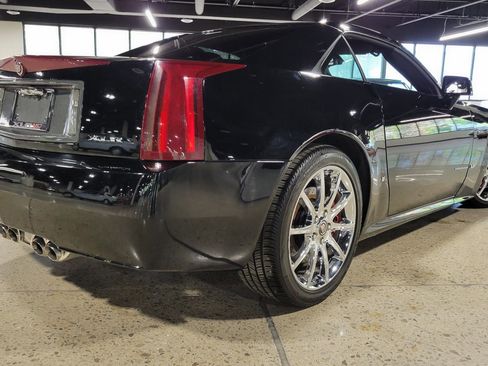 Used 2008 Cadillac XLR V RWD image 17