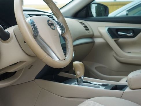 Used 2017 Nissan Altima 2.5 SV w/ Convenience Package image 15