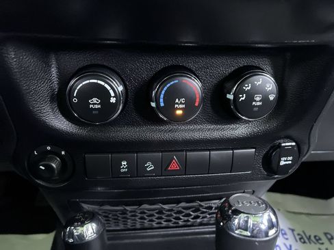 Used 2014 Jeep Wrangler Unlimited Sport w/ Quick Order Package 24S AWD/4WD image 23