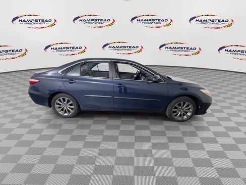 Used 2017 Toyota Camry XLE w/ Moonroof Package FWD image 9