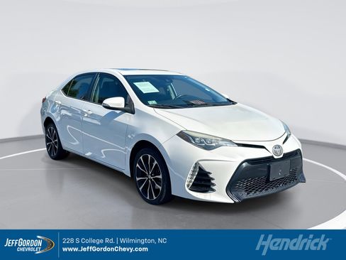 Used 2017 Toyota Corolla SE w/ SE Premium Package FWD image 1