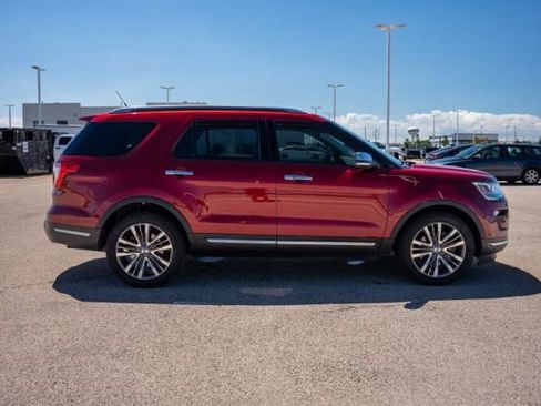 Used 2018 Ford Explorer Platinum AWD/4WD image 8
