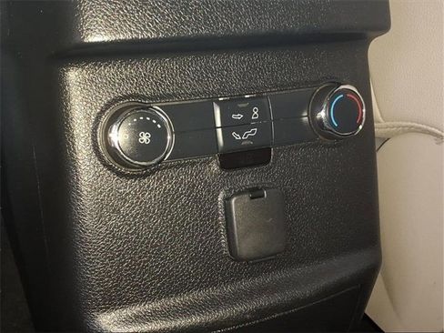 Used 2018 Ford Explorer XLT w/ Equipment Group 202A image 23