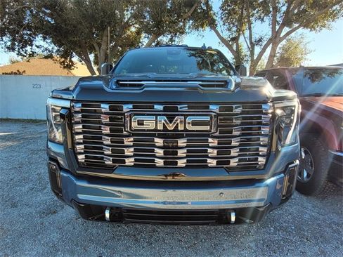 Used 2026 GMC Sierra 2500 Denali Ultimate image 2