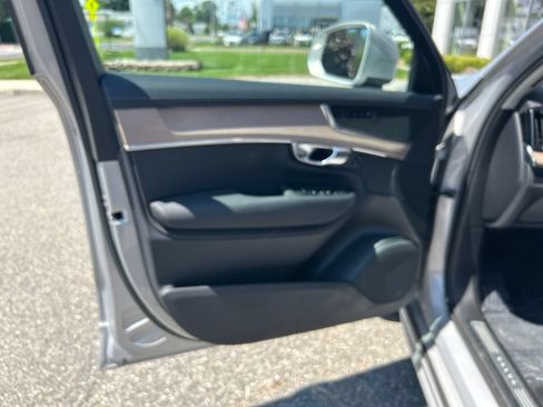 Used 2025 Volvo XC90 B6 Plus AWD/4WD image 21