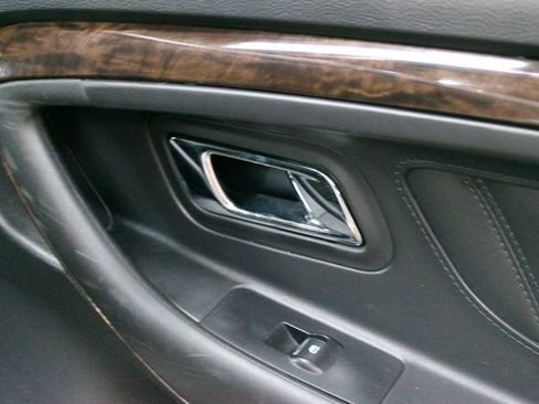 Used 2018 Ford Taurus Limited AWD/4WD image 13