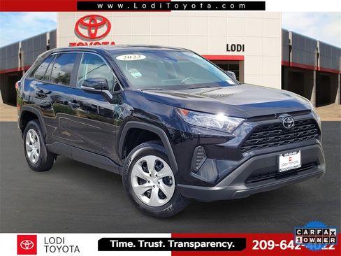 Used 2022 Toyota RAV4 LE image 1