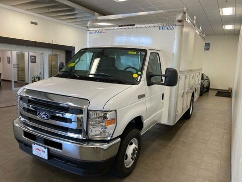 New 2026 Ford E-450 and Econoline 450 Super Duty w/ Power Equipment Group image 4