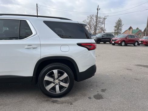 Used 2022 Chevrolet Traverse LT w/ LT Premium Package image 10