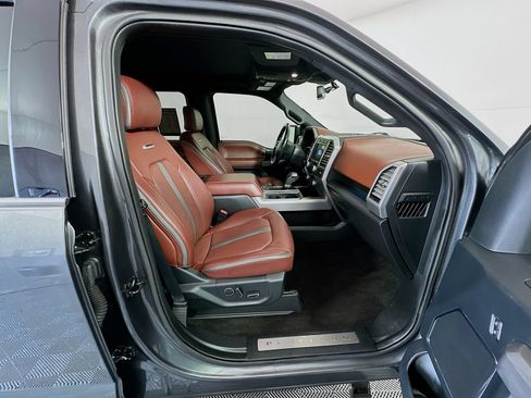 Used 2019 Ford F150 Platinum w/ Equipment Group 701A Luxury AWD/4WD image 31