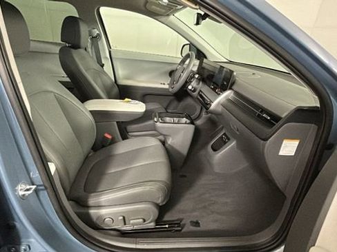 Used 2025 Hyundai Ioniq 5 SEL RWD image 32