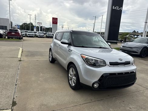 Used 2016 Kia Soul + w/ Primo Package FWD image 9