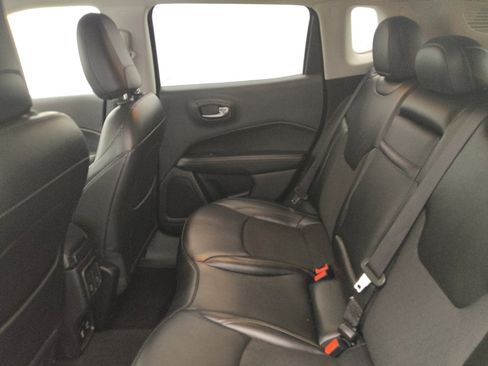 Used 2019 Jeep Compass Latitude w/ Popular Equipment Group FWD image 18