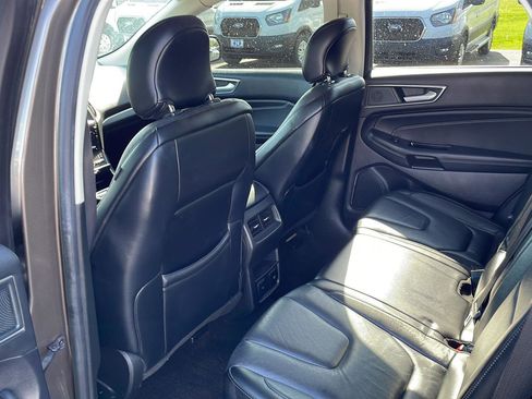 Used 2019 Ford Edge Titanium FWD image 31