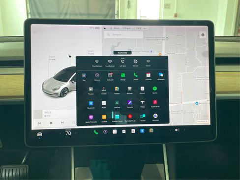 Used 2018 Tesla Model 3 Long Range image 30