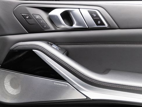 Used 2023 BMW X7 M60i w/ Executive Package image 55