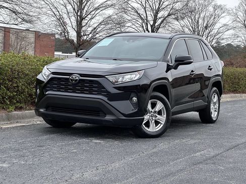 Used 2021 Toyota RAV4 XLE w/ Convenience Package image 1
