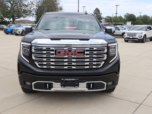 Used 2022 GMC Sierra 1500 Denali AWD/4WD image 2