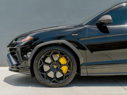 Used 2024 Lamborghini Urus Performante AWD/4WD image 19