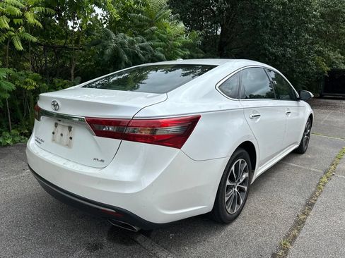 Used 2016 Toyota Avalon XLE FWD image 3