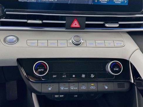 New 2025 Hyundai Elantra Limited image 14