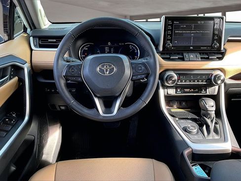 Used 2021 Toyota RAV4 Limited image 5
