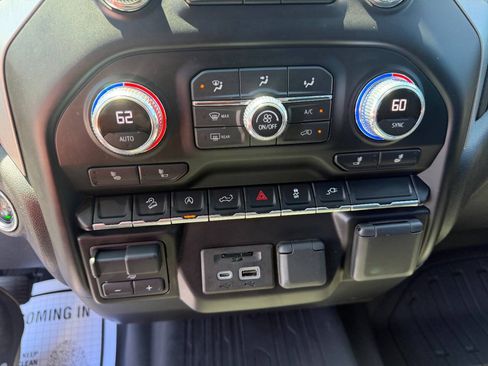 Used 2021 GMC Sierra 1500 SLT w/ X31 Off-Road Package AWD/4WD image 23