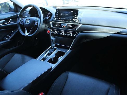 Used 2019 Honda Accord LX image 17