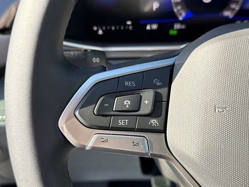 New 2026 Volkswagen Taos SE FWD image 26
