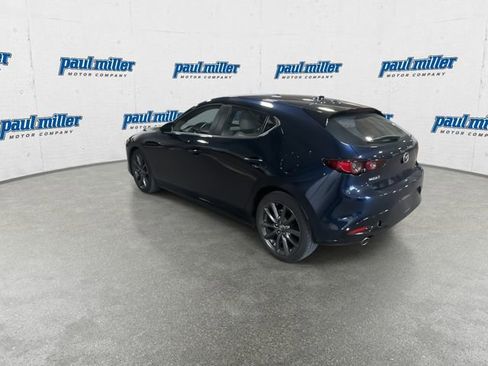 Used 2019 MAZDA MAZDA3 Hatchback w/ Preferred Package FWD image 7