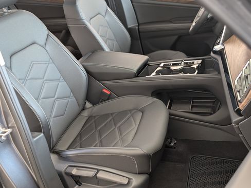 Used 2024 Volkswagen Atlas SE w/ Black Wheel Package image 25