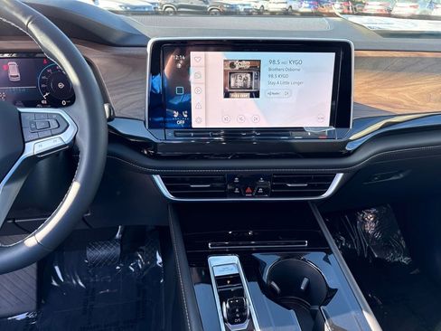 New 2026 Volkswagen Atlas SE image 17