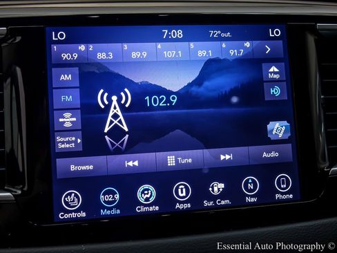 Used 2018 Chrysler Pacifica Touring-L Plus w/ Advanced Safetytec Group FWD image 17