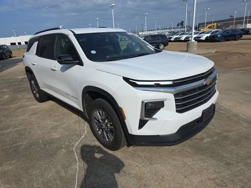 Used 2024 Chevrolet Traverse LT AWD/4WD image 5