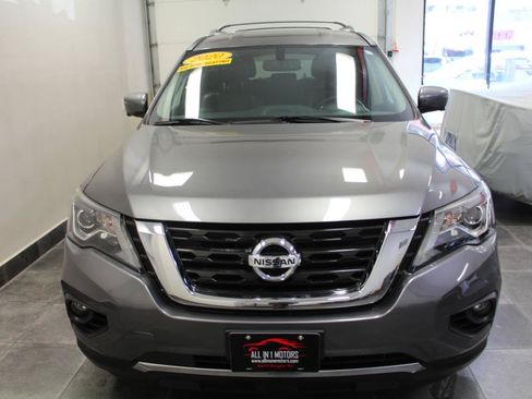 Used 2020 Nissan Pathfinder SL AWD/4WD image 2