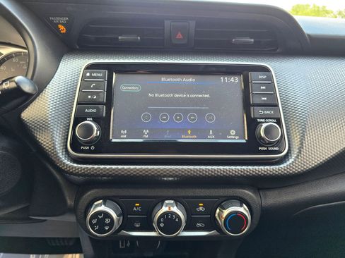 Used 2020 Nissan Kicks S FWD image 28