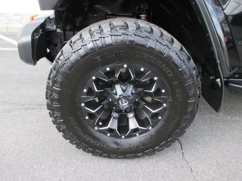 Used 2021 Jeep Gladiator Mojave w/ Cold Weather Group AWD/4WD image 9