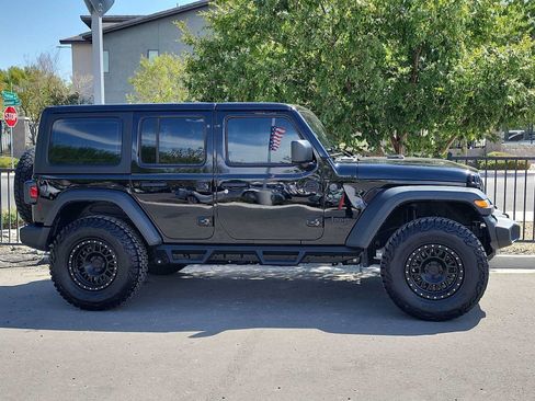 Used 2026 Jeep Wrangler Unlimited Sport AWD/4WD image 9
