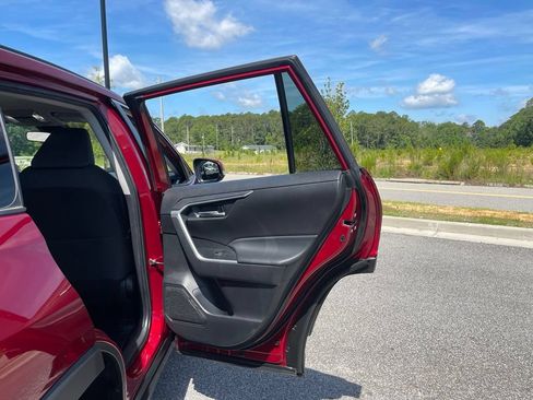 Used 2024 Toyota RAV4 XLE FWD image 49