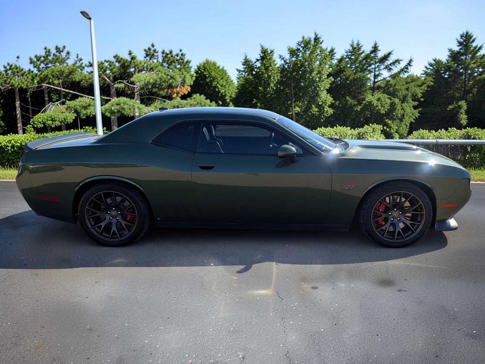 Used 2018 Dodge Challenger SRT w/ Technology Group RWD image 7