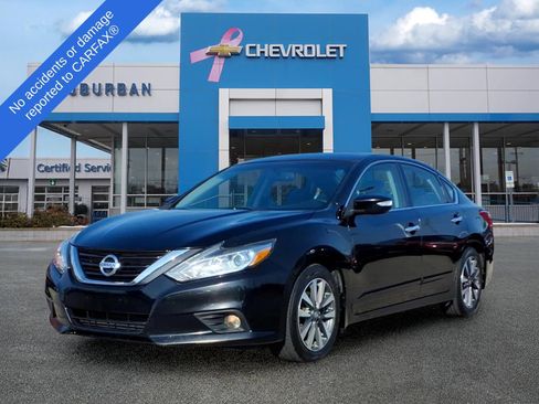 Used 2017 Nissan Altima 2.5 SV w/ Convenience Package FWD image 1