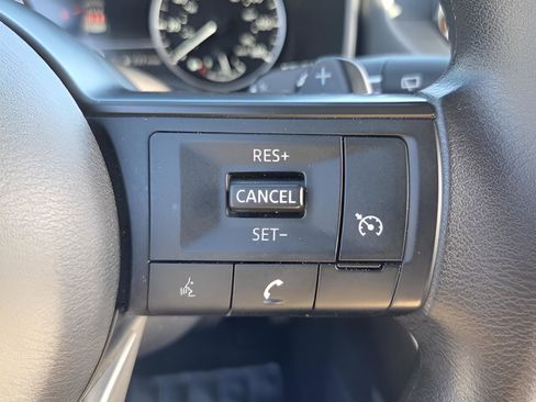 Used 2024 Nissan Rogue S FWD image 25