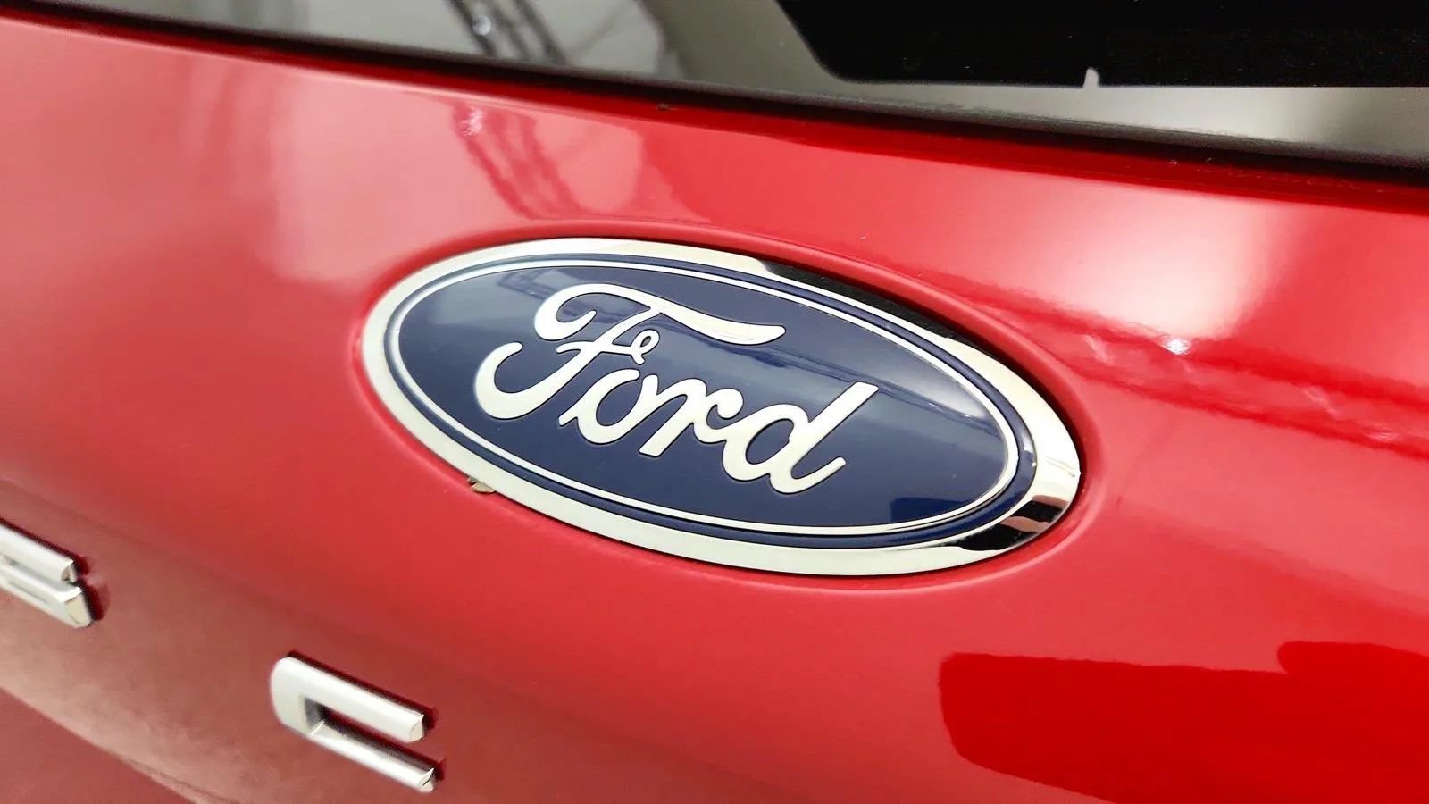 Used 2025 Ford Escape ST-Line FWD image 33